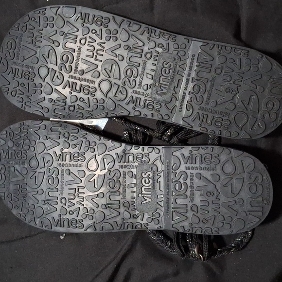 Sandals - Picture 2 of 3